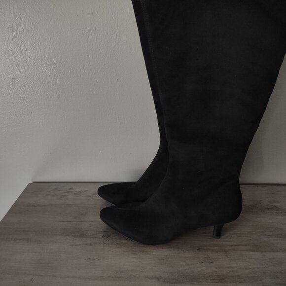 Amelia Grace - soft black faux suede stretch knee high tall boots low heels - 9 - Picture 4 of 11